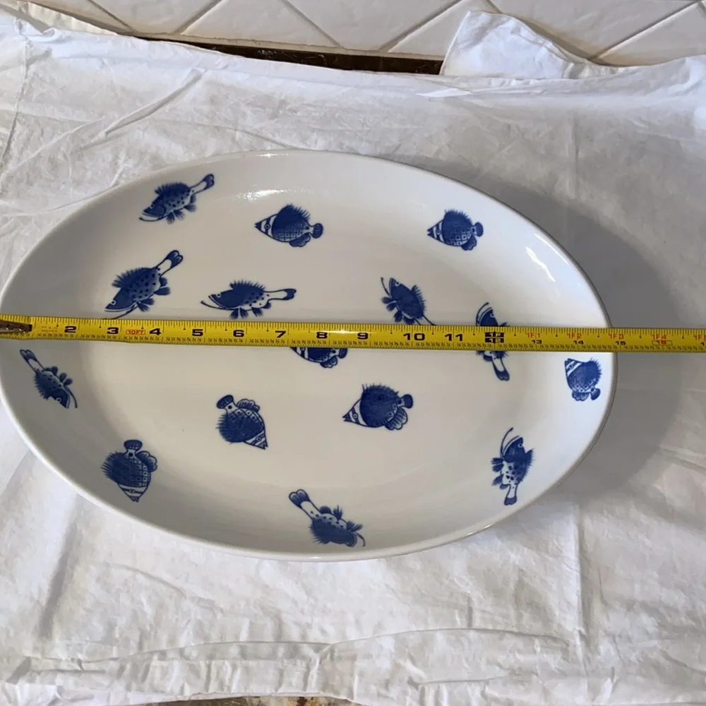 Vintage Like new Crate & Barrel Fish serving Platter